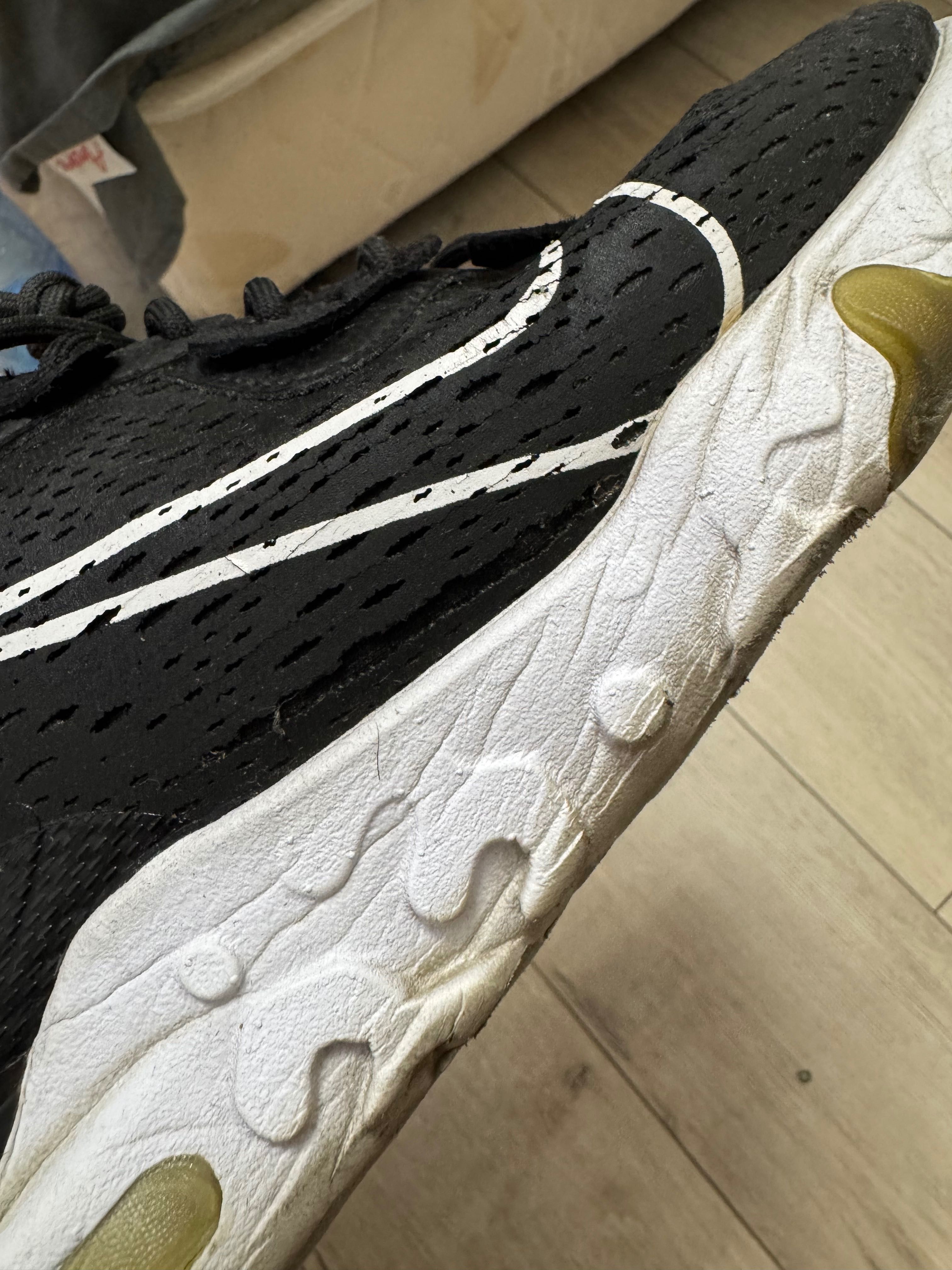 Маратонки Nike react vision