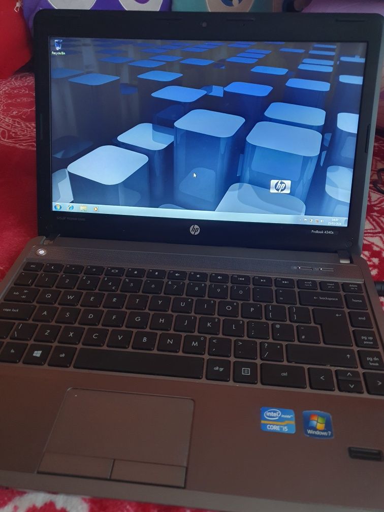 Hp core I5 windows 7 functioneaza perfect