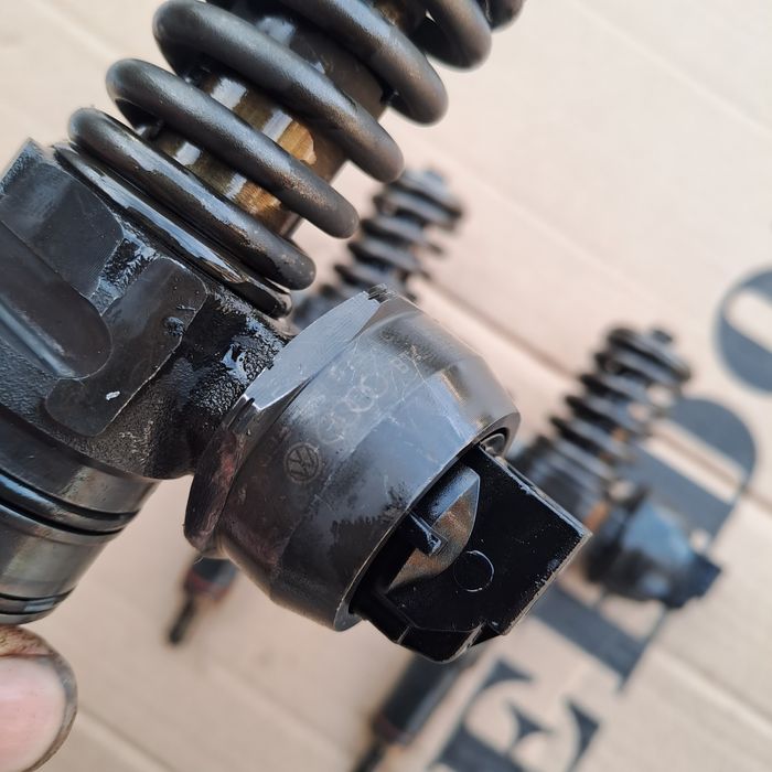 Injectoare vw Passat b 6 1.9 TDI BKC BXE BLS in stare buna de 
Volksw