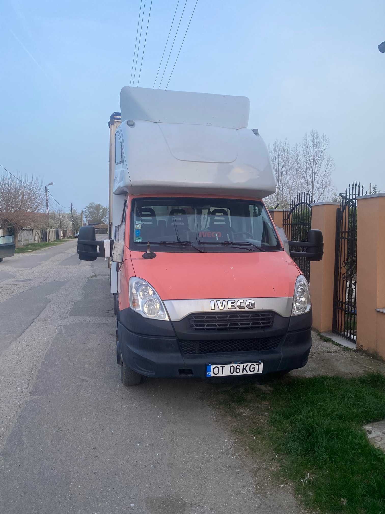 Cap tractor Iveco daily euro 5 si semiremorca CH Rema