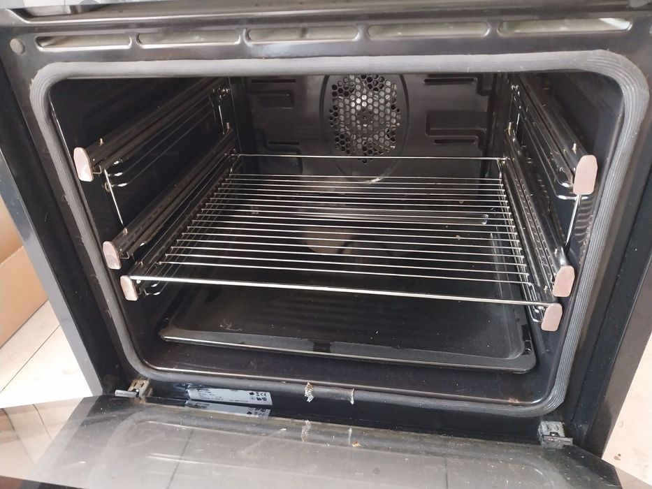 Фурна за вграждане   Point