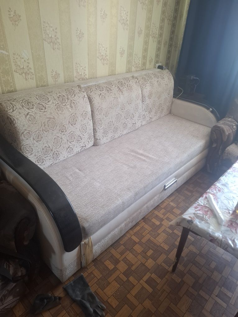 Продам диван бу.