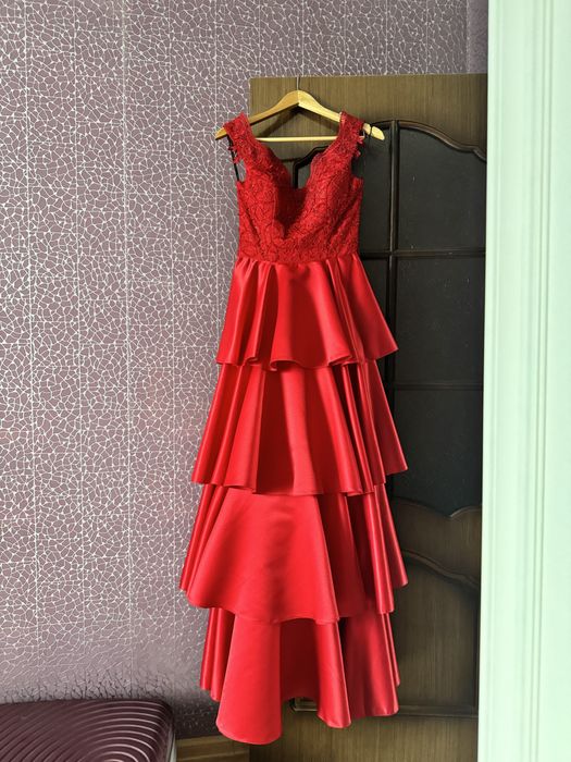 Платье вечернее