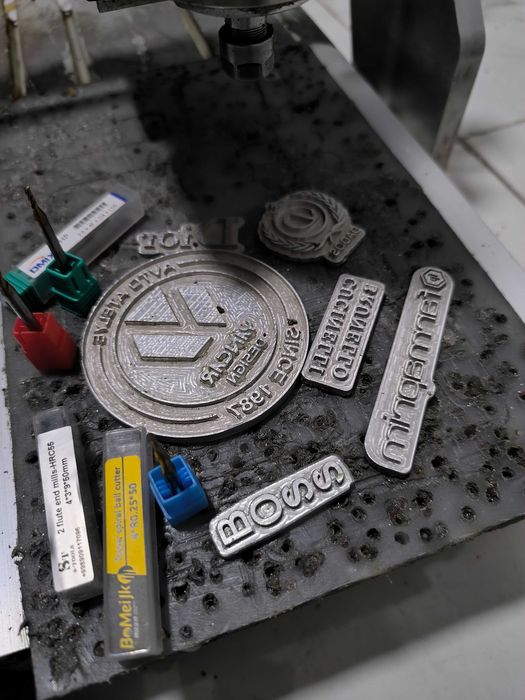 продам настольный чпу фрезерный станок 800вт