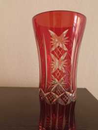 Продам красивые вазы красное стекло