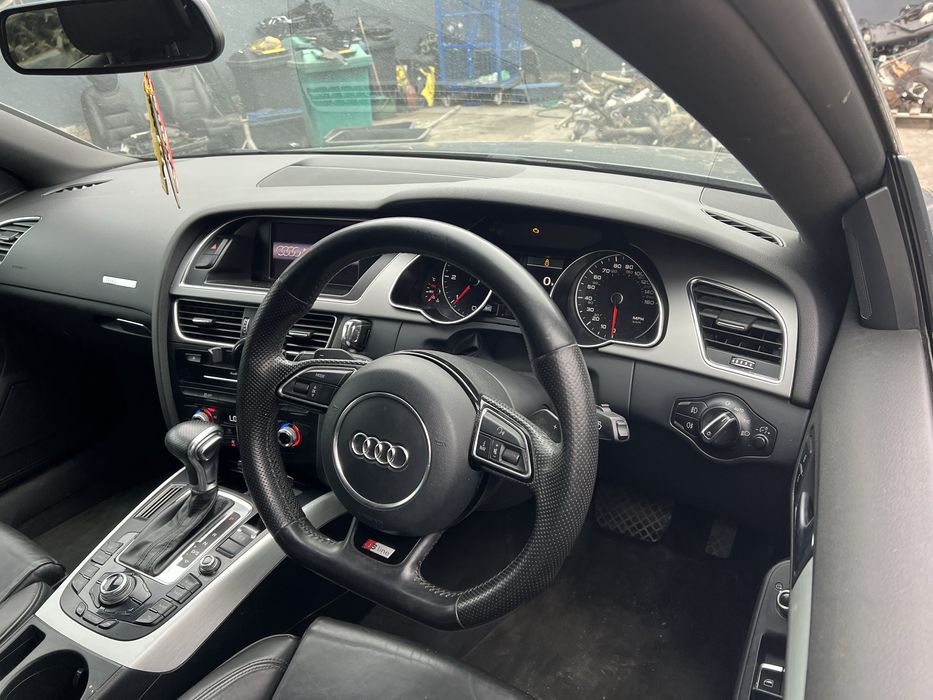 Dezmembrez Audi A5 2013 2.0 tdi cod motor CGLC