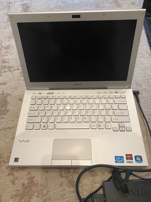Laptop Sony intel Corei3