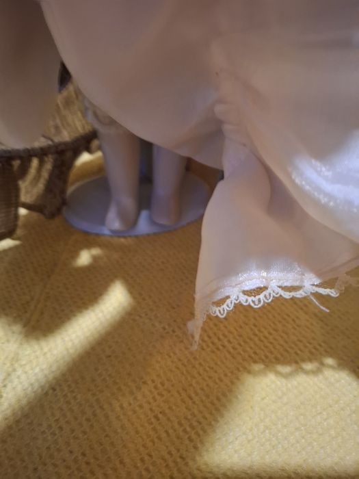 Кукла порцеланова