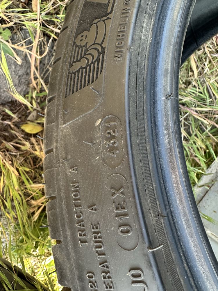 Продавам Michelin Pilot Sport 4 ZP * 255/40/18 BMW хомологация