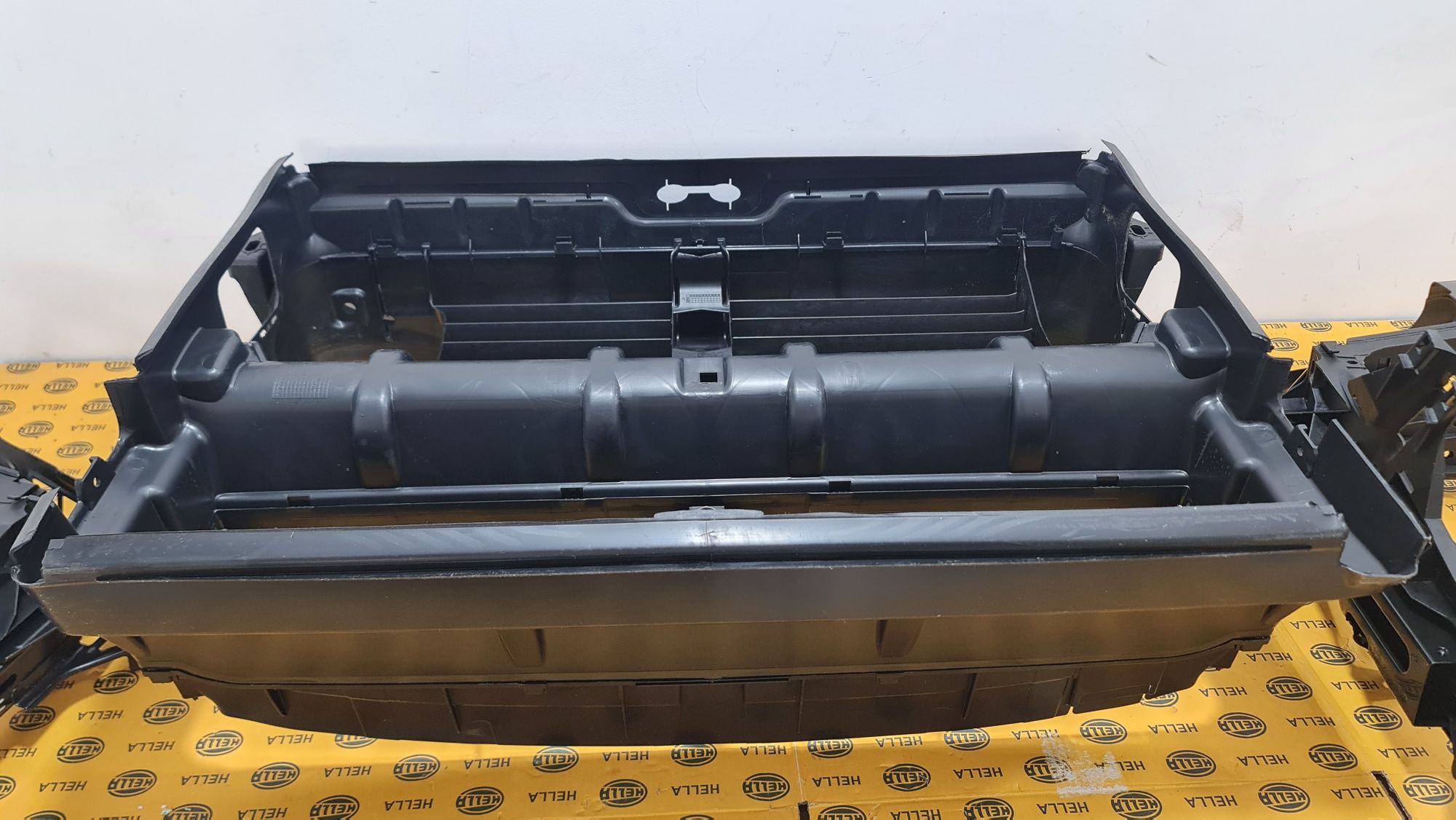 Trager deflector aer suport far aripa capota BMW 7 f01 lci facelift ni