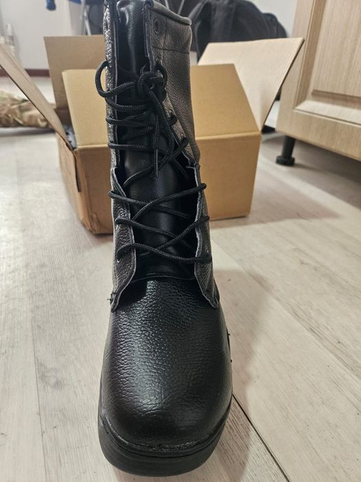 Продам берцы зимние 43 размера