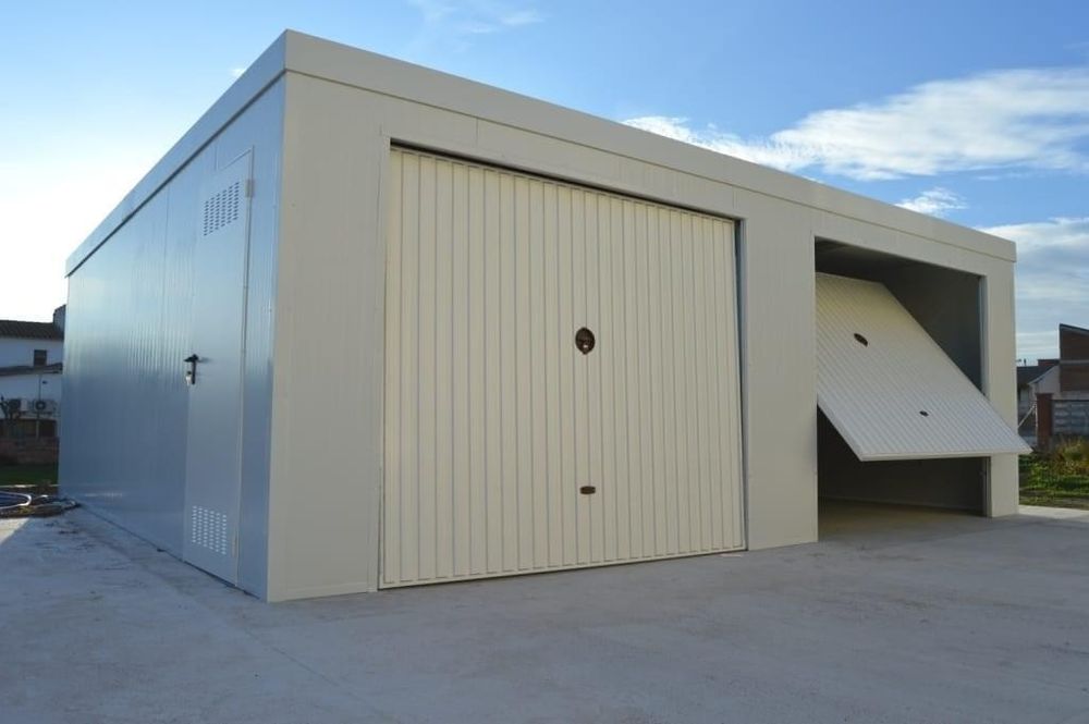 Executăm la comanda clientului casei garaje pe structură metalică