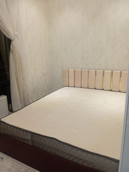 Сдаётся новая квартира , 1 комната переделано. в 2х .  Новостройка .