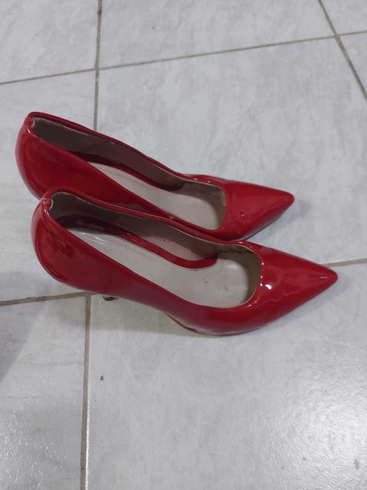 Pantofi lac rosii eleganti mas.39