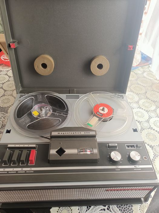 Magnetofon Telefunken 200