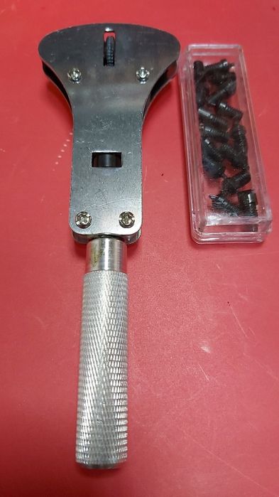 Cheie de desfacut ceas cu filet