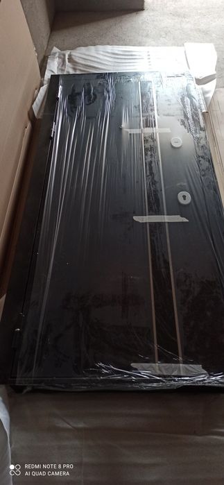 Абсолютно новая качественная дверь