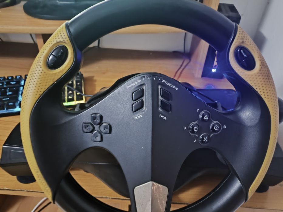 Volan pentru PC 200 de lei