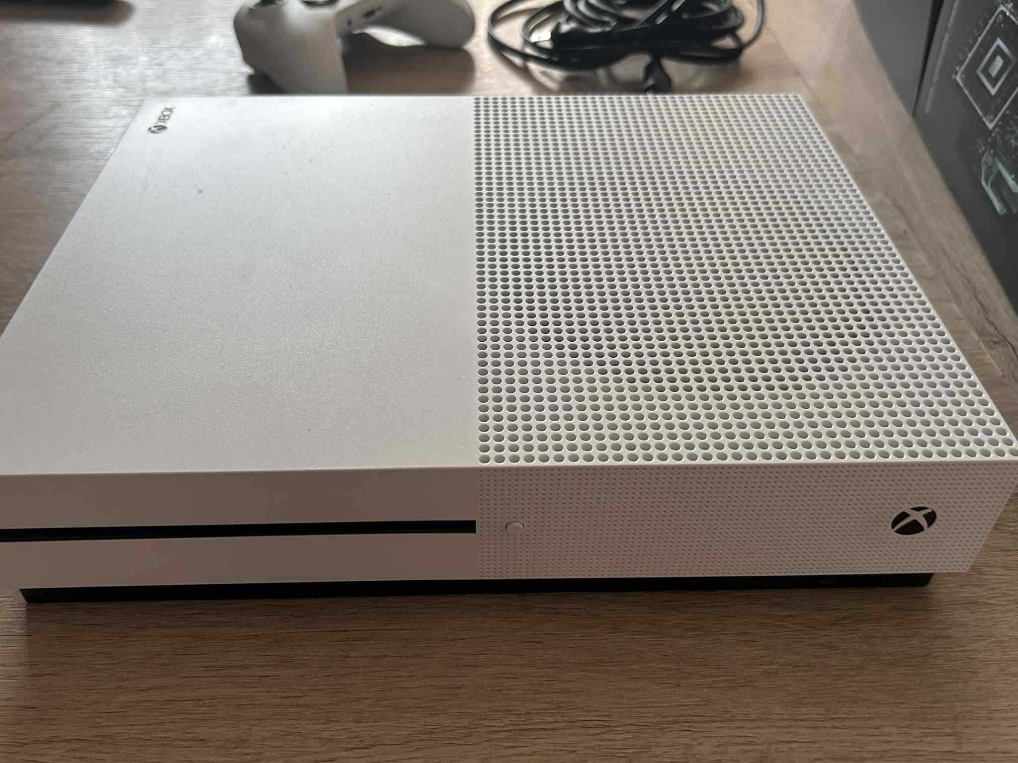 Xbox one with controller