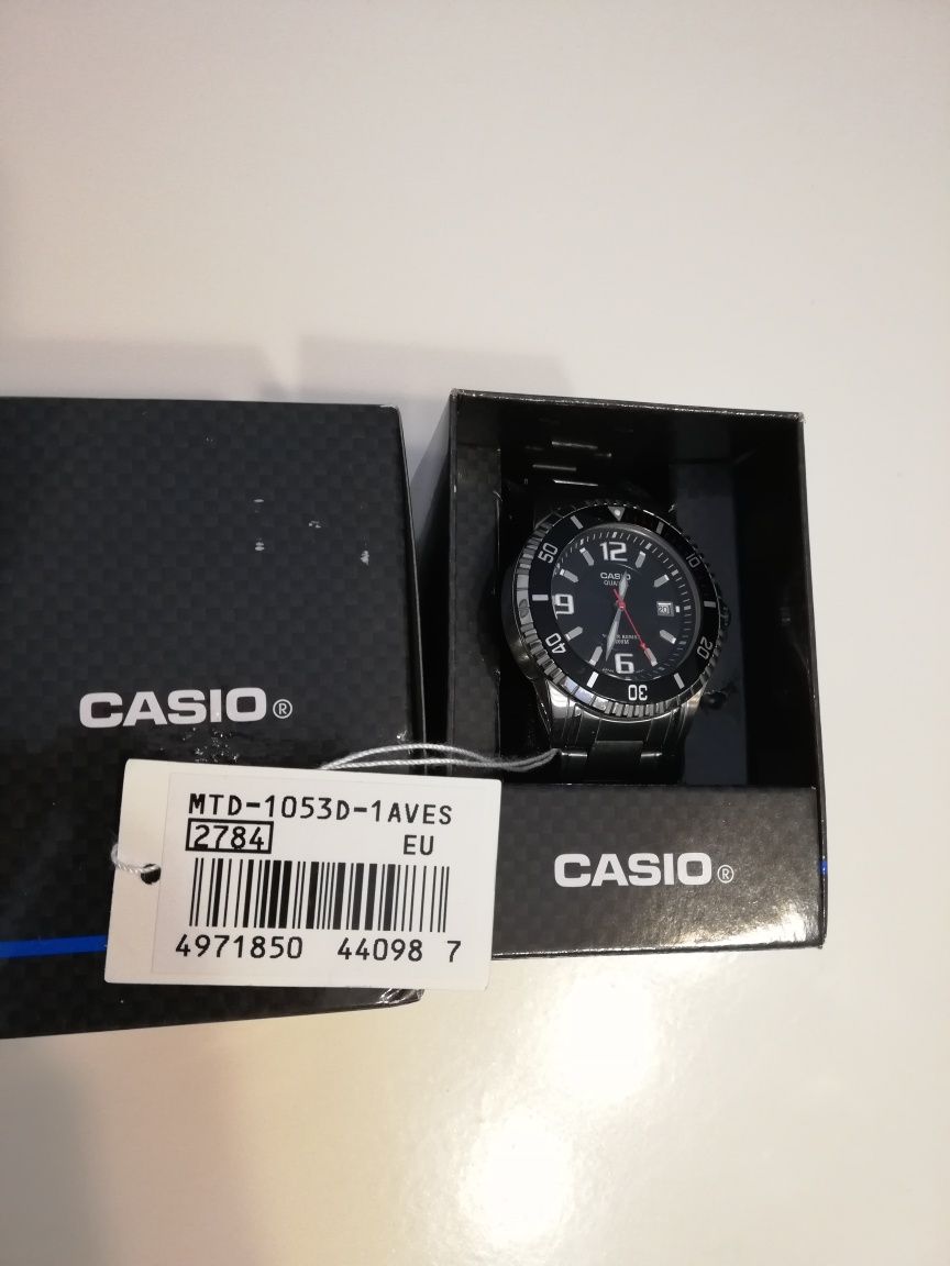 Ceas Casio rezistent la apa 200 m