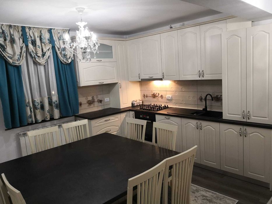 Apartament 3 camere | 100 mp | Etaj 2 | Mobilat | Loc parcare + boxă