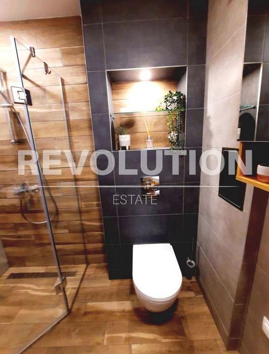 Двустаен апартамент в района на св. Константин и Елена!