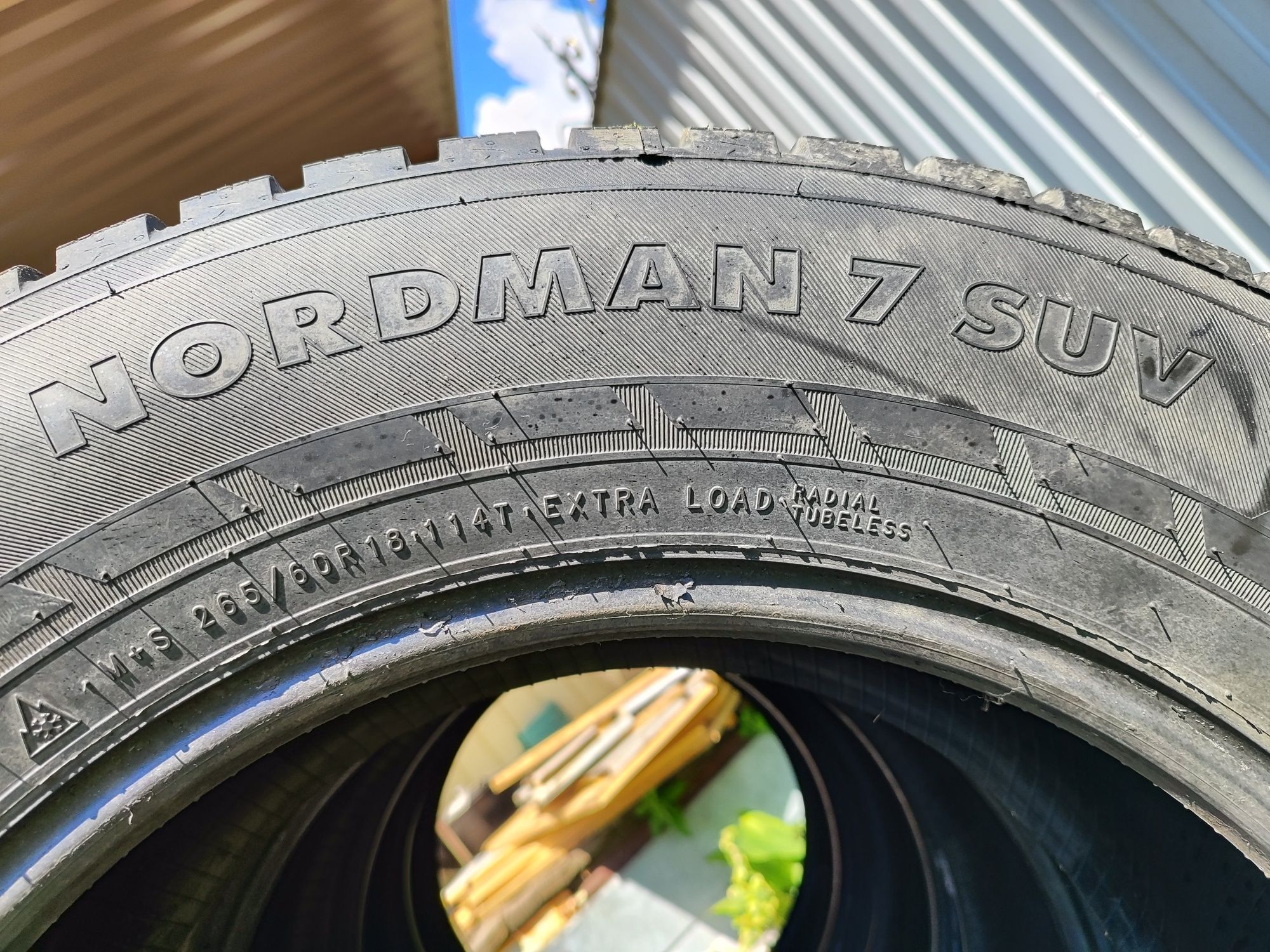 Шины шипы  265/60/R18, Nokian. Комплект 4 шт.