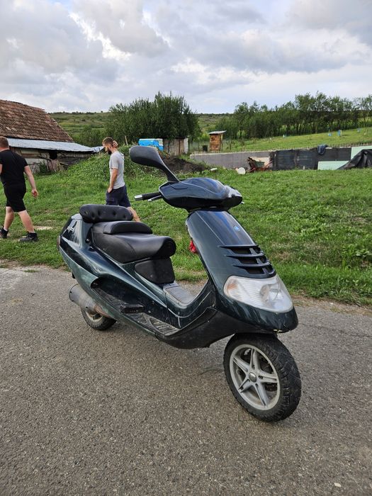 Vând scuter PIAGGIO 125,impecabil!!!