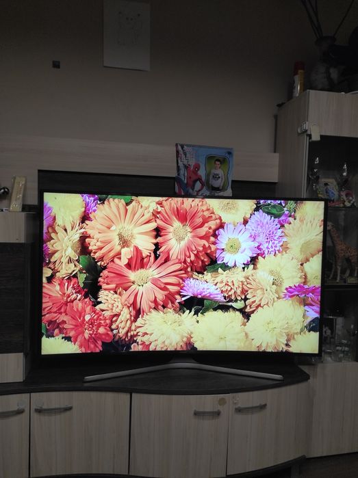Смарт Телевизор SAMSUNG CURVED 55 инча Ultra HD 4K