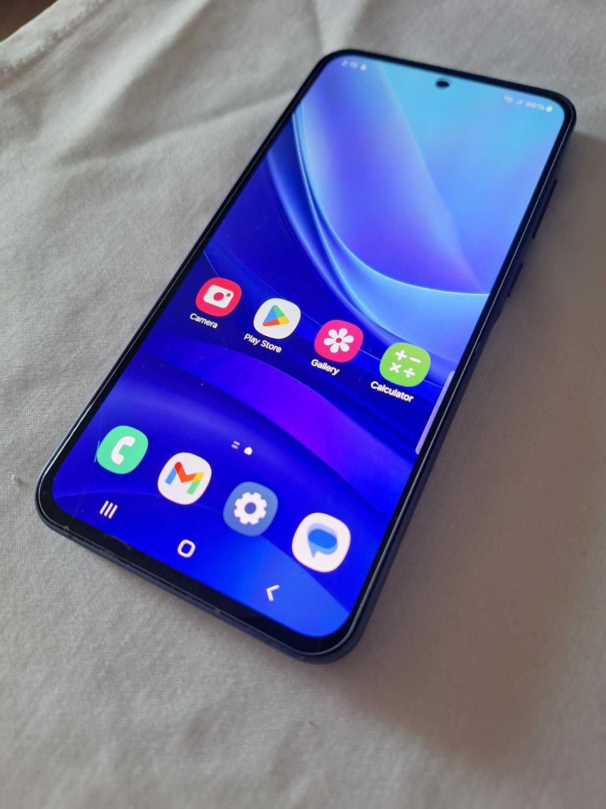 Продавам Samsung A55 5G 128GB , отлично състояние