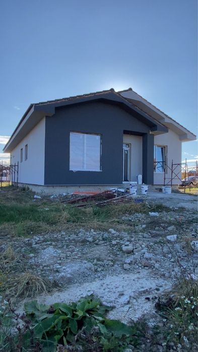 Executăm finisaje interioare si exterioare!