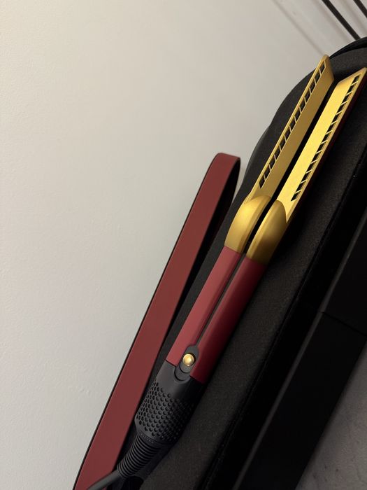 Dyson Airstrait Red Velvet/Gold Editie limitată