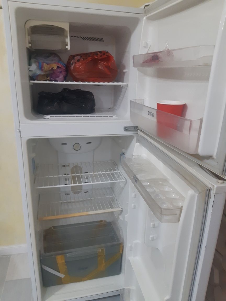 Продаётся холодильник Samsunc
