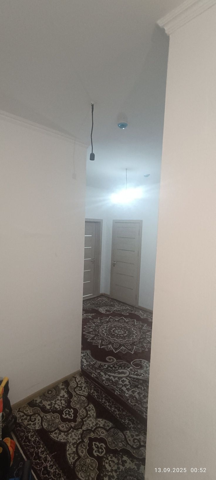 9 xudud 16 etajka 9 etajida 70kv uy sotiladi 2 xonali