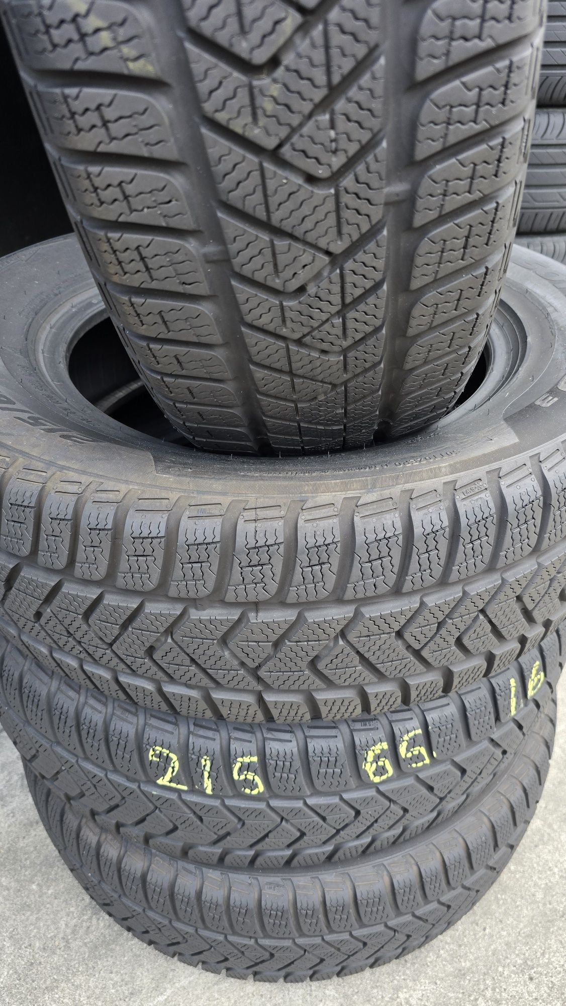 4 anvelope iarnă Pirelli 215/65/16