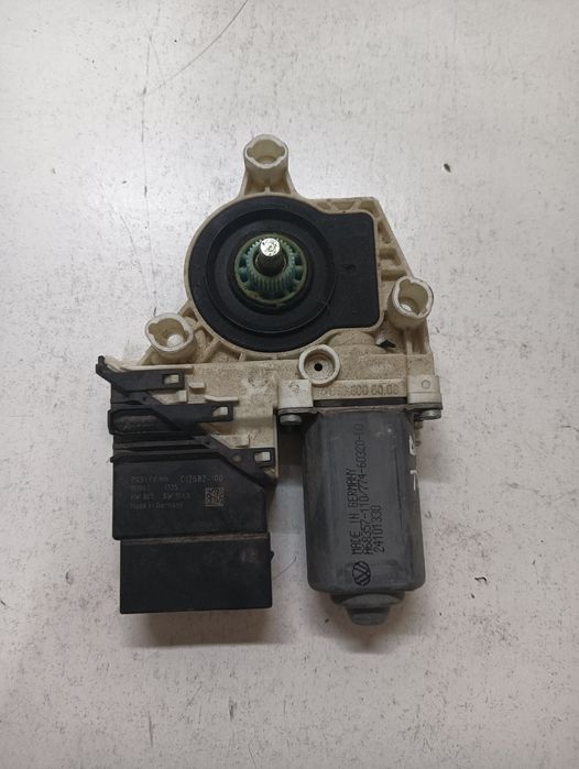 Motoras geam pivotant dreapta spate VOLKSWAGEN TIGUAN 5N_ 2007 - > C12