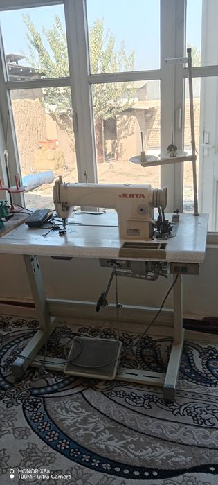 Tikuv mashinalari sotiladi