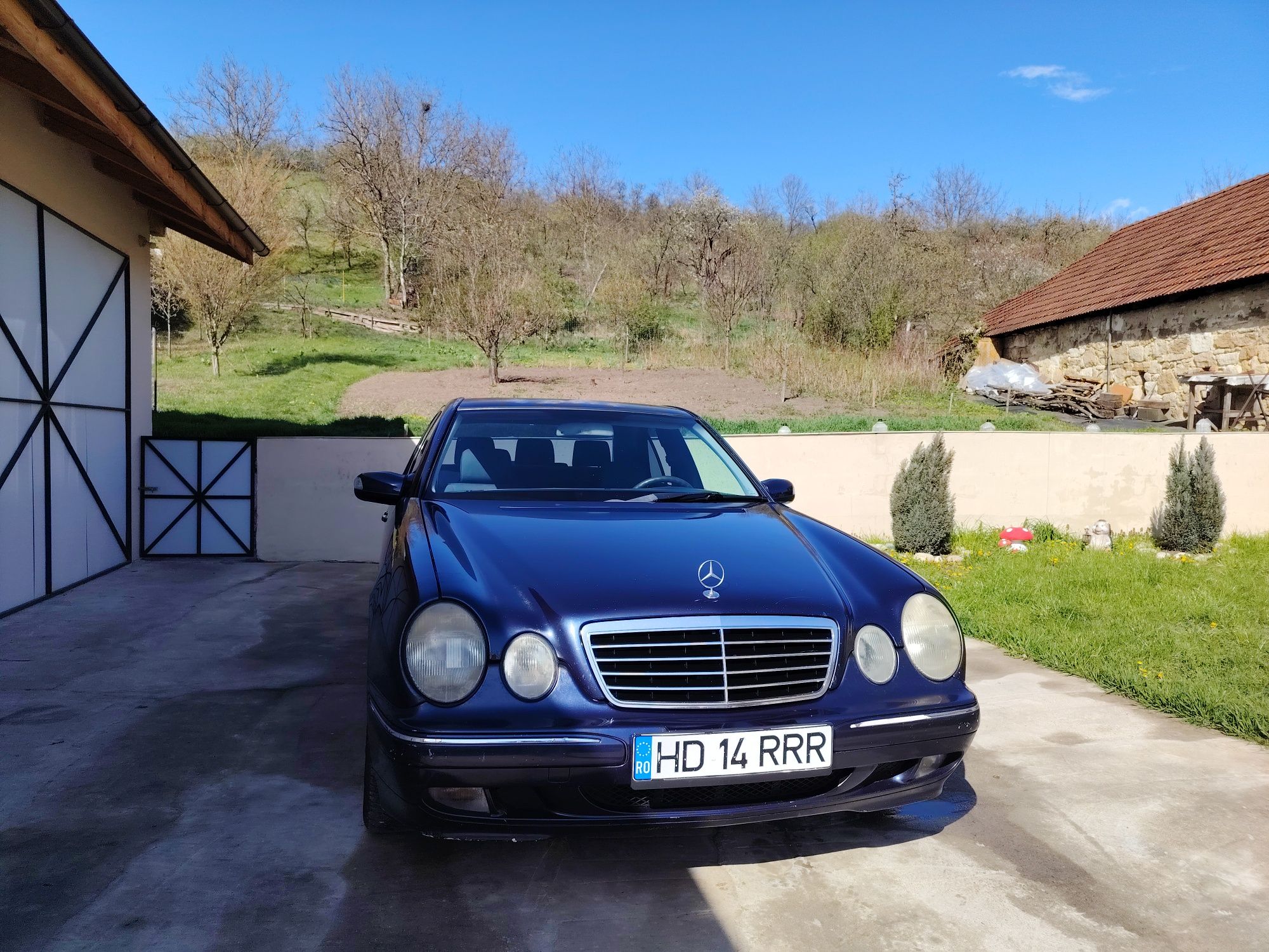 Vând Mercedes W210 2.0 kompressor
