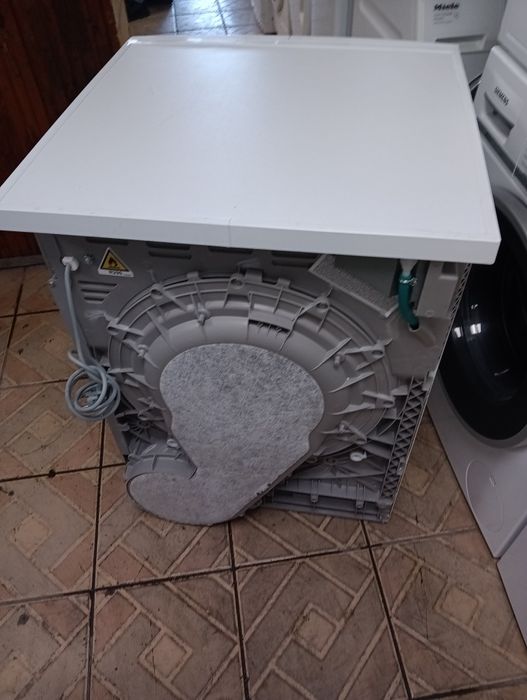 Сушилня с термопомпа АЕГ Aeg Series 9000 A+++ 8кг 2 години гаранция!