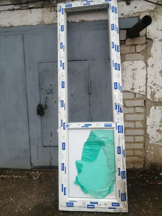 Пластиковые двери