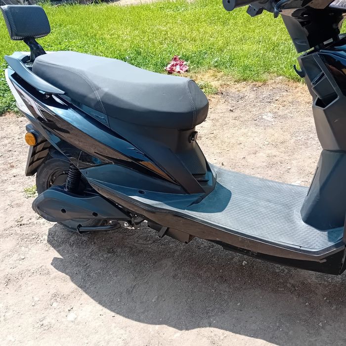 Vând scuter electric motor 1500w merge 25kmh cu limitatorul