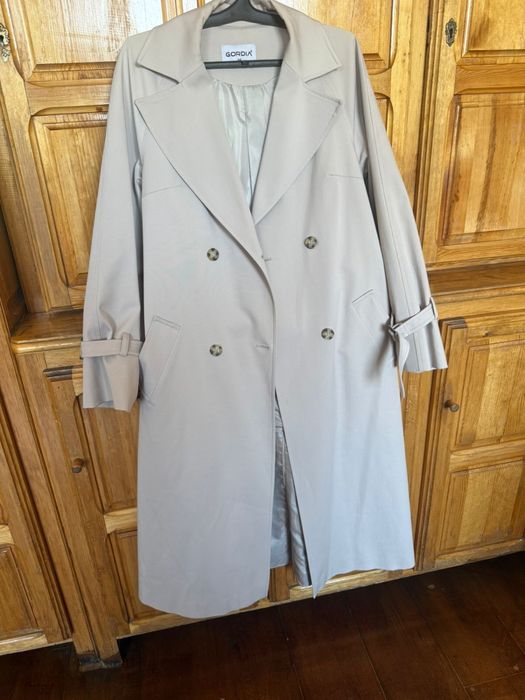 Женский плащ тренч