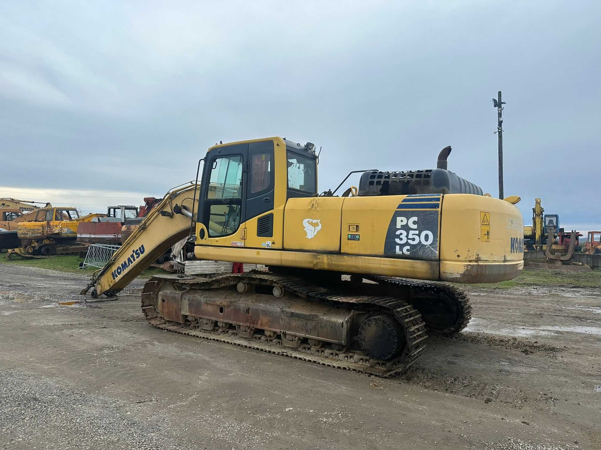 Dezmembrez excavator pe senile Komatsu PC350 LC- 8 , 2012