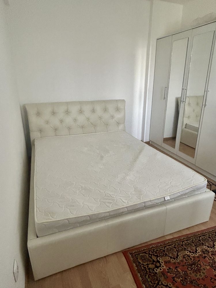 Продам кровать с матрасом срочно!