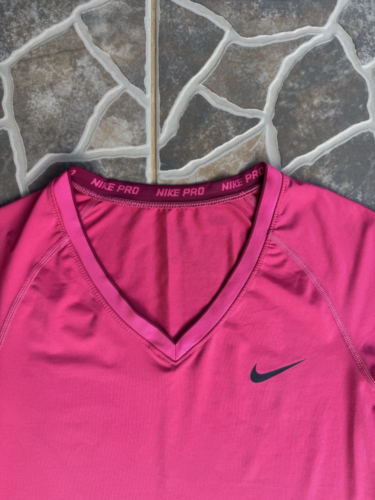 Дамска тениска Nike