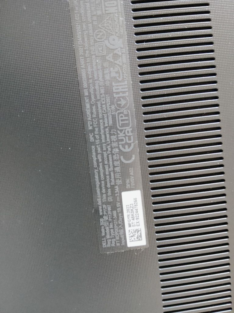 Спешно !!! Лаптоп Dell vostro 3520