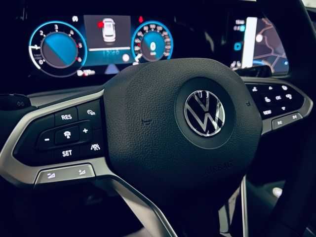 Volkswagen VW Golf 8 VIII 2.0 BlueTDI, 2ani, negru perlat, prim propr.