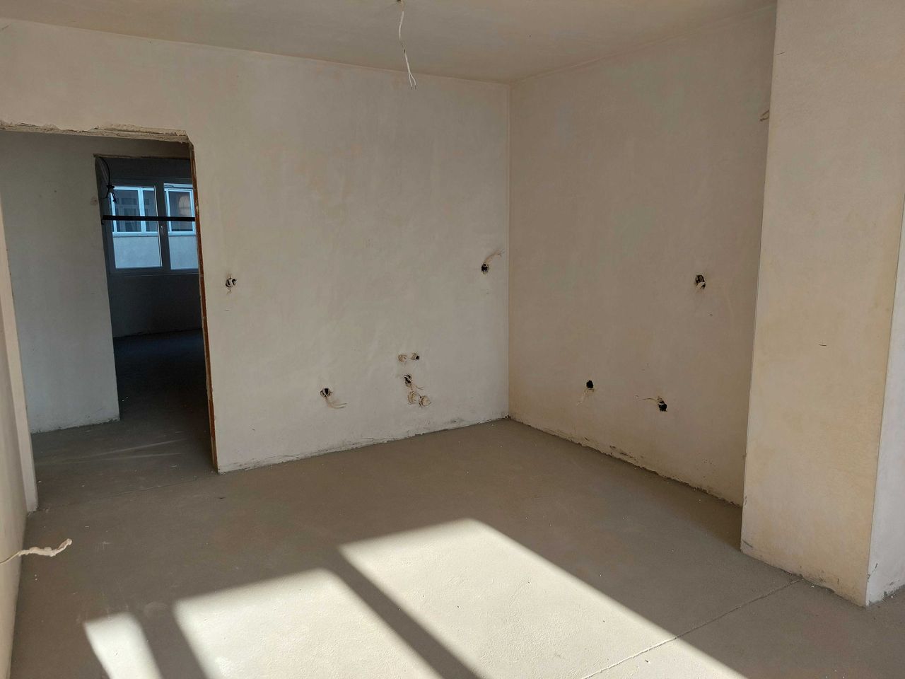 Продава се Четиристаен апартамент в Варна, Погреби - 120 кв.м за 1459 €/кв.м - Снимка #8