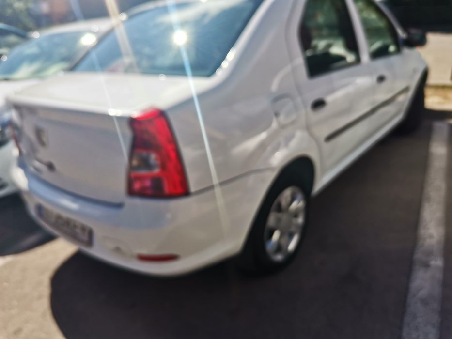 Vand dacia logan 2010 facelift benzina, motor 1.4  cu 73900 km reali
