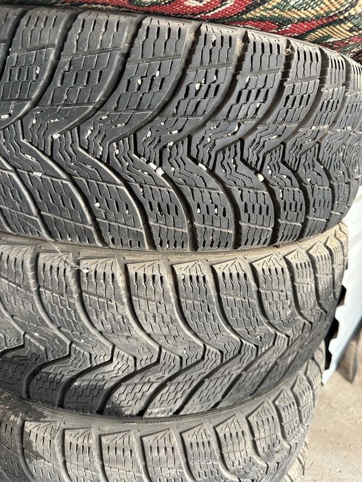 Срочно сатылады балон жақсы жағдайда тұр сарыағашта тұр самал да хабар